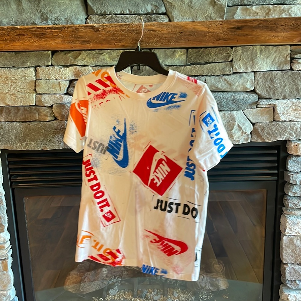 Nike T-shirt